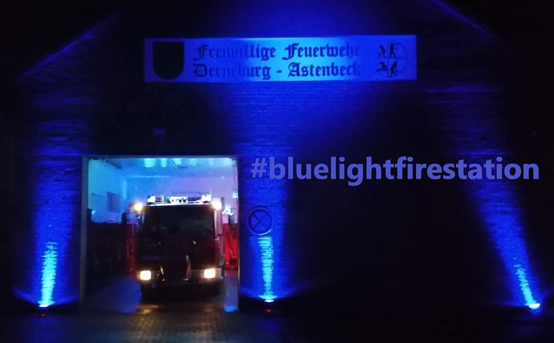 Aktion #bluelightfirestation Feuerwehr Derneburg